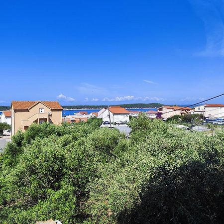 Appartamento Maslinov Hlad Barbat na Rabu Esterno foto