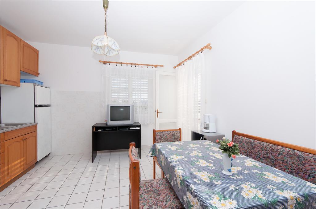 Appartamento Maslinov Hlad Barbat na Rabu Camera foto